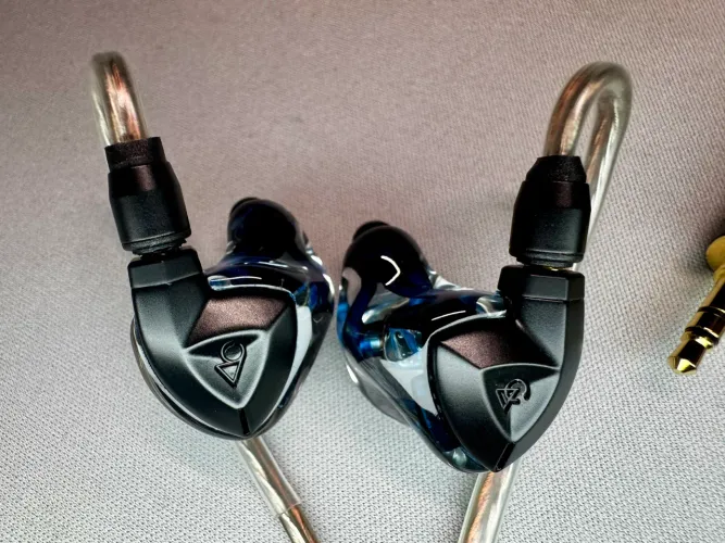 Campfire Audio Clara - IEM High-End - Impecável - Completo