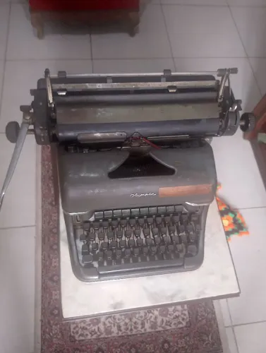 Máquina de escrever antiga máquina de escrever alemã