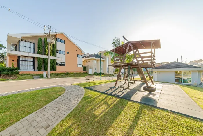 Terreno a  venda  em condomínio Clube com 290 metros quadrados .