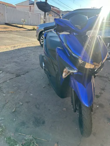 Vendo moto barata pra ir logo R$ 12,500 passo cartão 