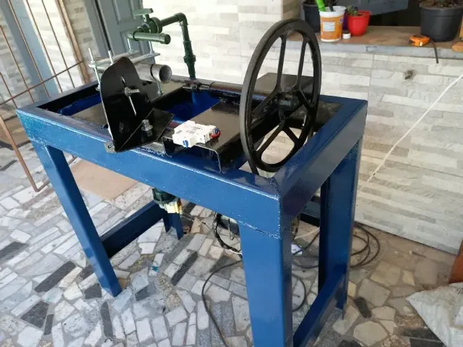 Maquina para produzir telas de alambrado