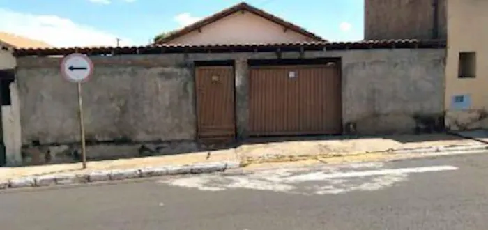 Casa no Conjunto Habitacional Gregório Licori - Quintana/SP