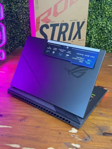 ROG 16" Ryzen 9 8940 - RTX 5070