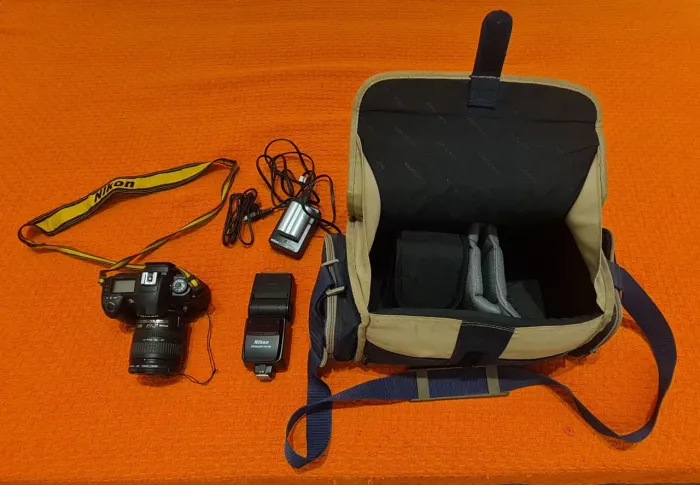 Câmera fotográfica Nikon 70D com acessórios 