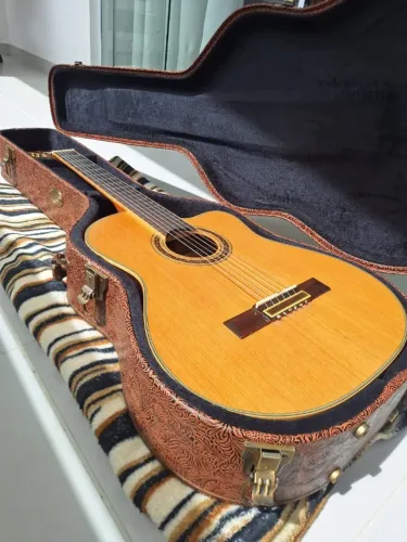 Violão Eagle Série Master | Cedro Sólido/Jacarandá + Fishman + Case