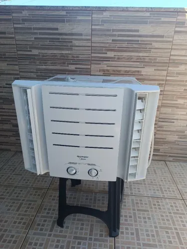 Ar-cond.Springer Midea 7.500btus 127v