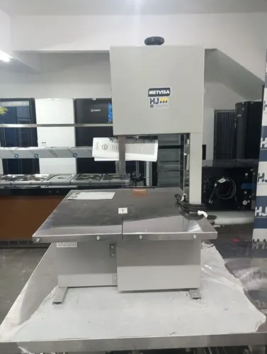 NZ. Serra fita pequena de bancada METVISA