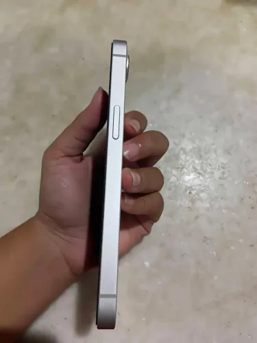 iPhone 16e, 5 meses de uso, 100% de bateria contém caixa e nota fiscal