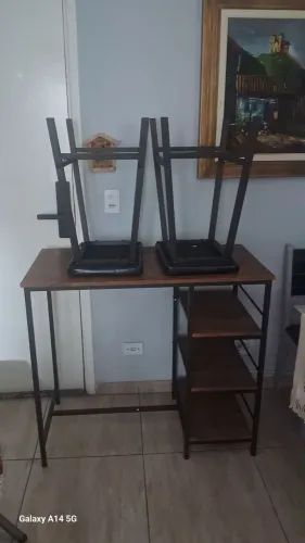 Mesa com duas bancadas nova