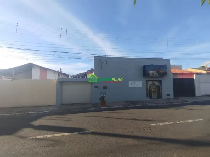 CASA RESIDENCIAL NO BAIRRO CAMPESTRE..