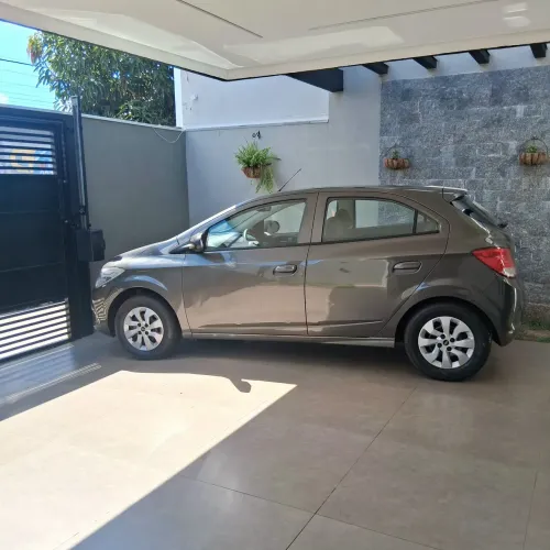 Chevrolet Onix Hatch LT 1.0 8V Flex Power Mec. 4P 2015