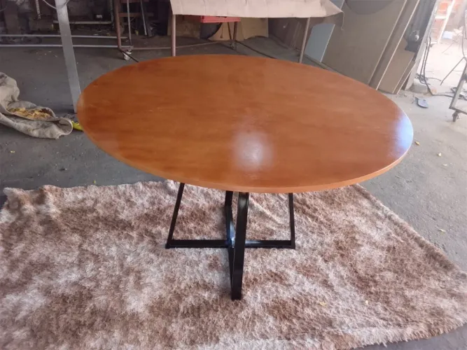 Mesa de jantar com tampo em MDF ( feito sob encomenda)