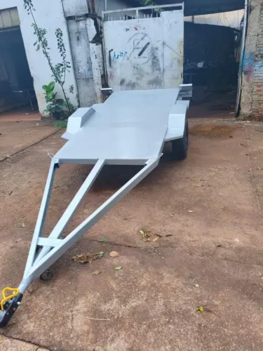 Carretinha prancha emplacada
