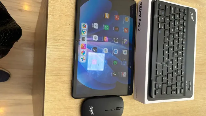 Vendo tablet redimi pad2 256g. Apenas 3 meses de uso, utilizado apenas para estudo