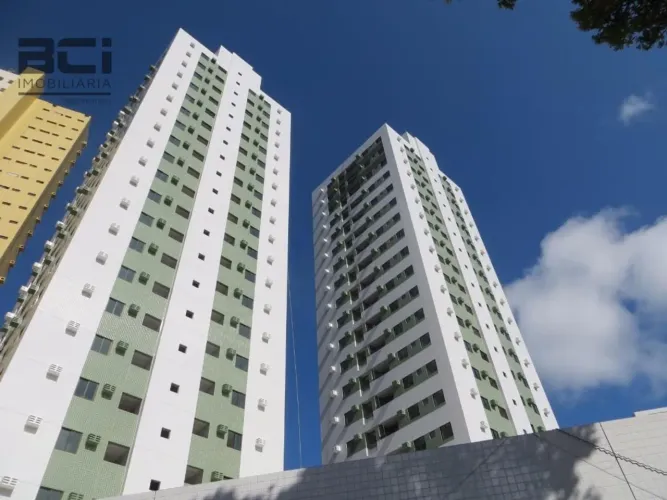 VENDE-SE apartamento 3 quartos, sendo 1 Suíte, área de lazer, na Encruzilhada.