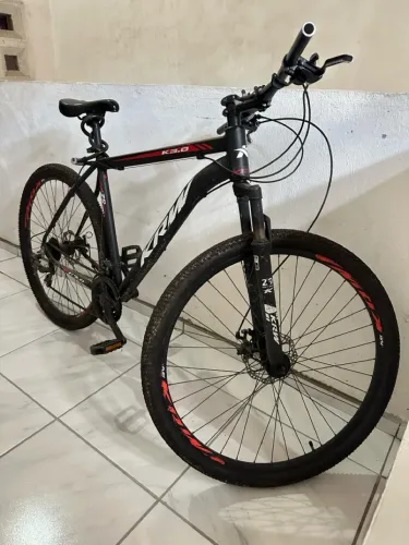 Bicicleta KSW com quadro em alumínio tamanho 21 e aros 29,
