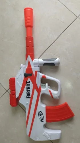 NERF FORTNITE Dart Blaster B-AR motorizado com clipe para 10 dardos