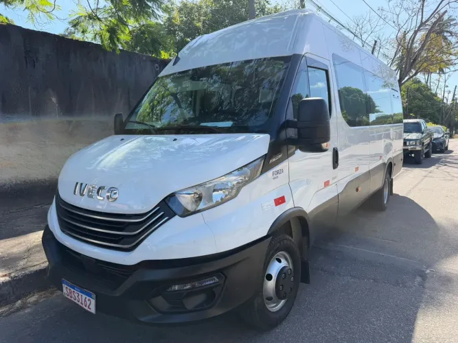 Iveco Daily 50-180 Vetrato 3.0 (diesel) (e6) 2023
