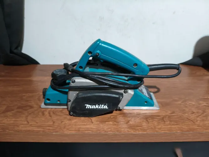 Plaina elétrica Makita 110v