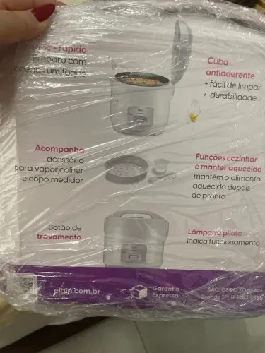 Vendo Panela elétrica de arroz branca Grande 10 xícaras. Nova na caixa e lacrada