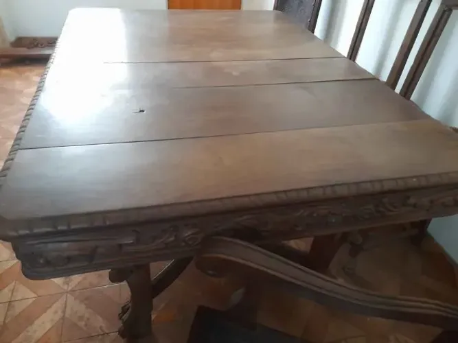 Mesa e cadeiras vintage de madeira maciça
