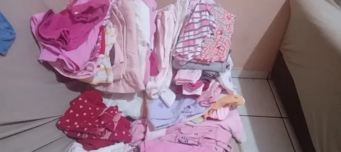 Vendo lote 60 peças menina!