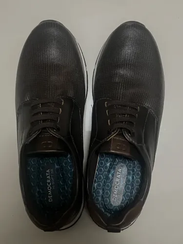Tenis de Couro Democrata e Sergio's