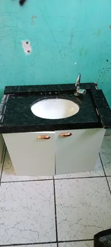 Armário banheiro com pedra em mármore
