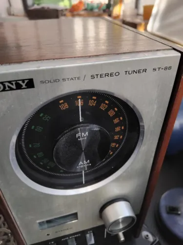 Tuner Stereo Sony ST-88