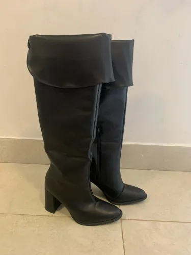 BOTA OVER THE KNEE PRETA Nº 36- CONSTANCE