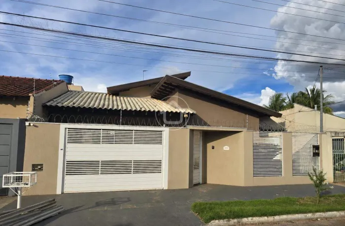 EDÍCULA COM SUITE, PISCINA, SOLAR