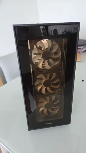 Gabinete /CPU Sharkoon TG5 com lateral em vidro