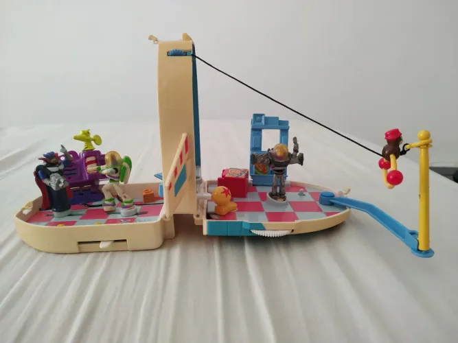 Toy Story 02 - Nave cenário Buzz Lightyear 