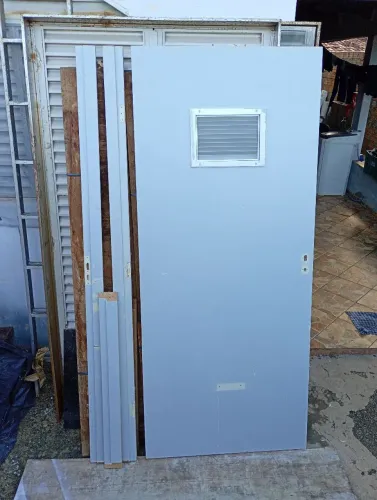 Portas de madeira com portal