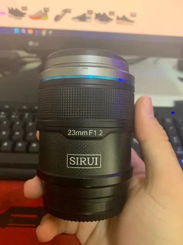 Lente sirui 23mm 1.2