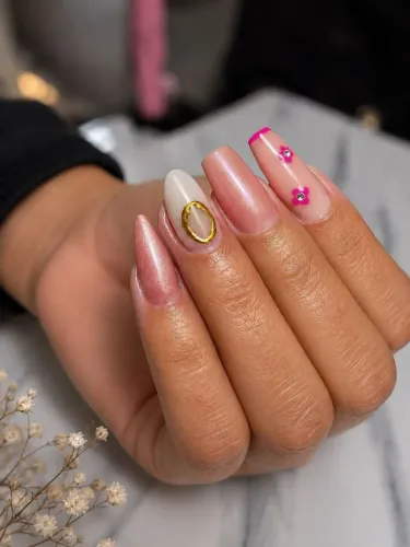 Alongamento de unhas
