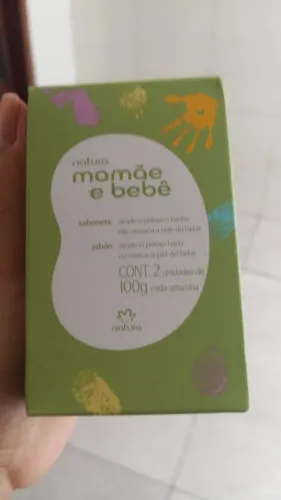 O kit Natura mamãe bebê (Colônia e sabonetes)
