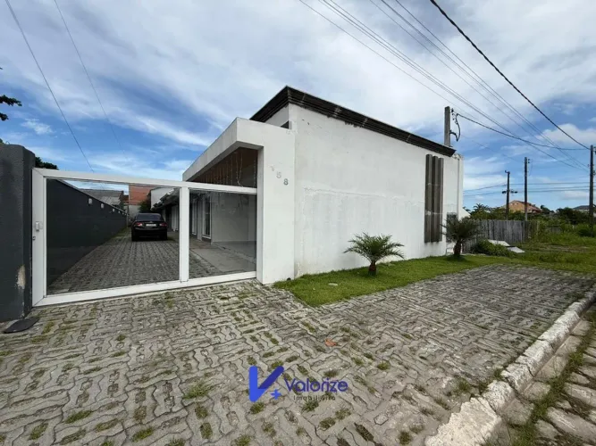 Casa a Venda na Praia 2 Quartos Perto do Mar