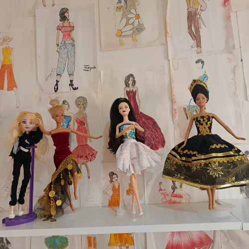 Barbie do ano 2000 articuladas e exclusivas