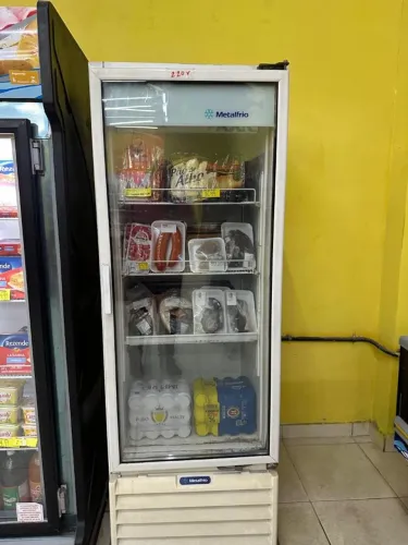 Geladeira Expositora Metalfrio 220V Funcionando Perfeitamente