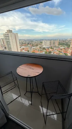 Conjunto mesa alta 60 cm + 2 bancos altos Prado