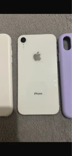 iPhone XR branco 64 gigas