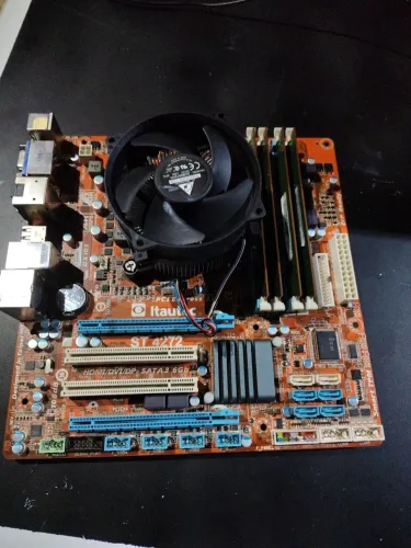 Kit Itautec, placa mãe 4 memória ram 2 gb ddr3, Air cooler e processador i3 2130 malay.