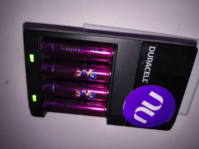 Carregador de pilhas Duracell