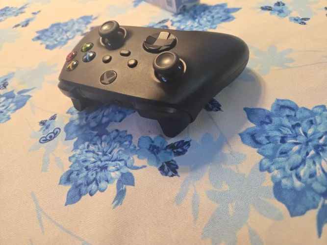Controle xbox series x preto, com drift