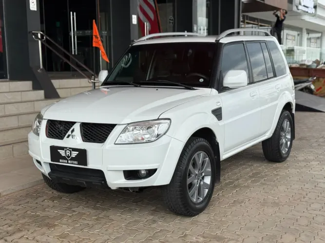 Mitsubishi Pajero TR4 2.0 Flex 16V 4X2 Aut. 2015