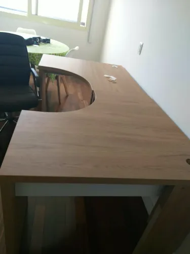 Mesa de escritório de canto