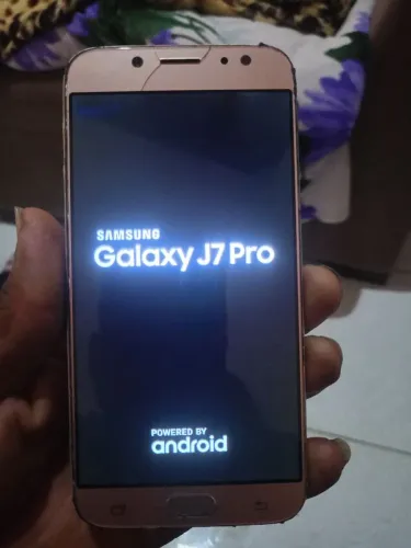 J7 Pro Dourado (Tela quebrada)