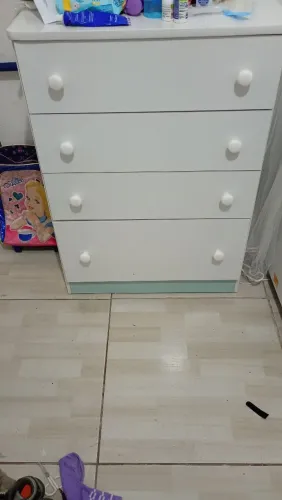 Cômoda apenas 1ano de uso
