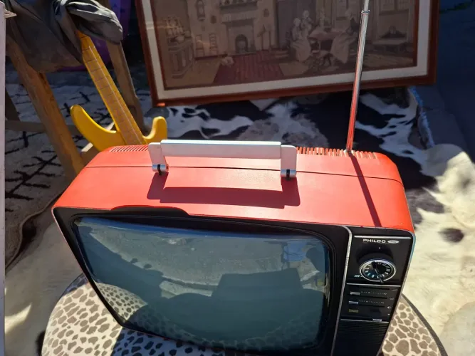 Tv Antiga Philco Ford Ic All Transistor Anos 70 Vermelha Retro